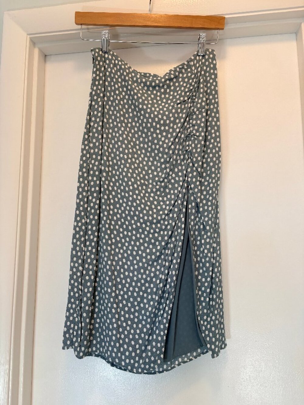 A&F Midi Skirt with Slit - M